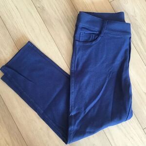 NWT.  Yelete Brand Women’s Size M  Leggings